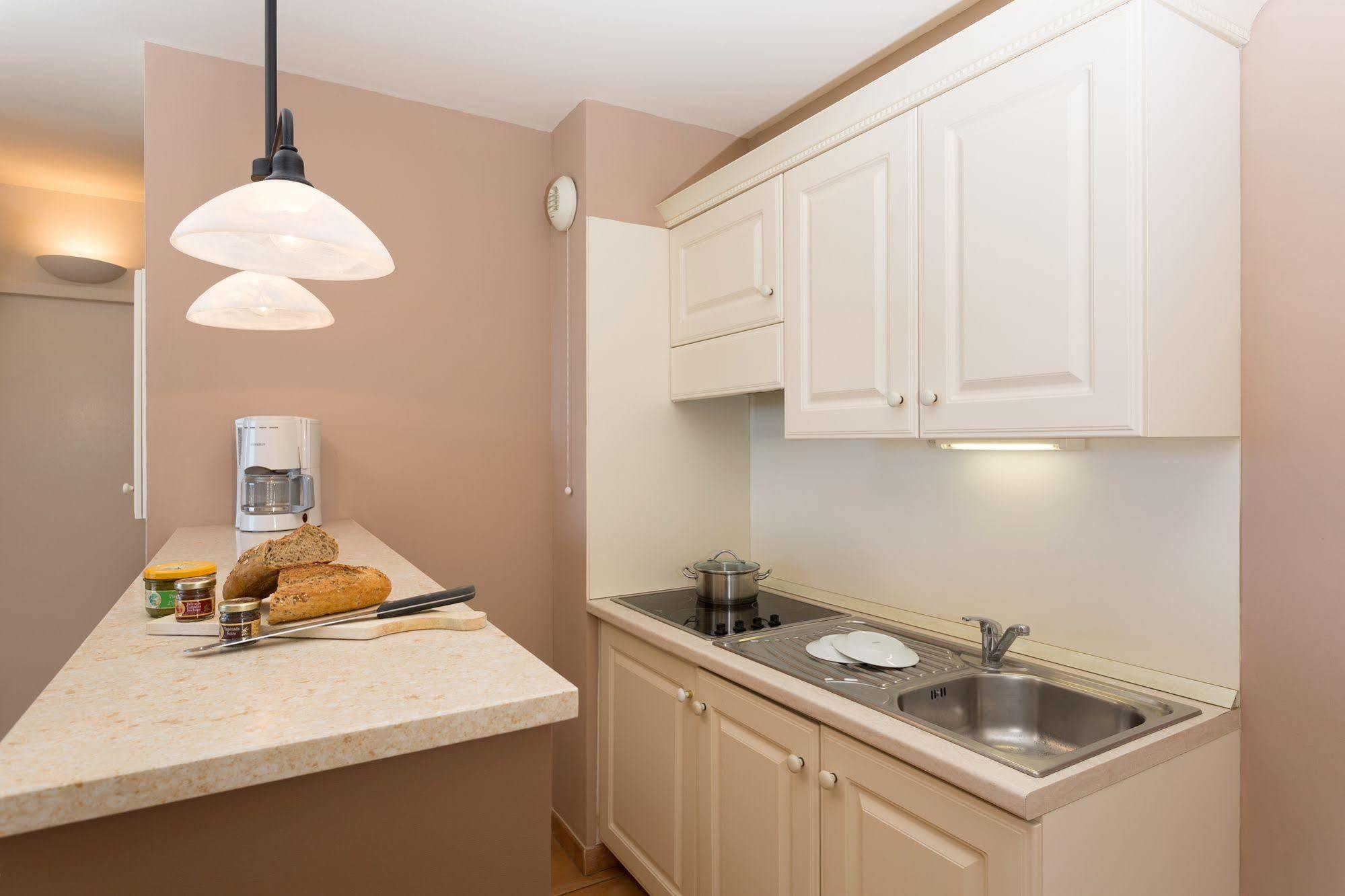 Madame Vacances Domaine Du Provence Country Club Service Premium Saumane-de-Vaucluse 외부 사진